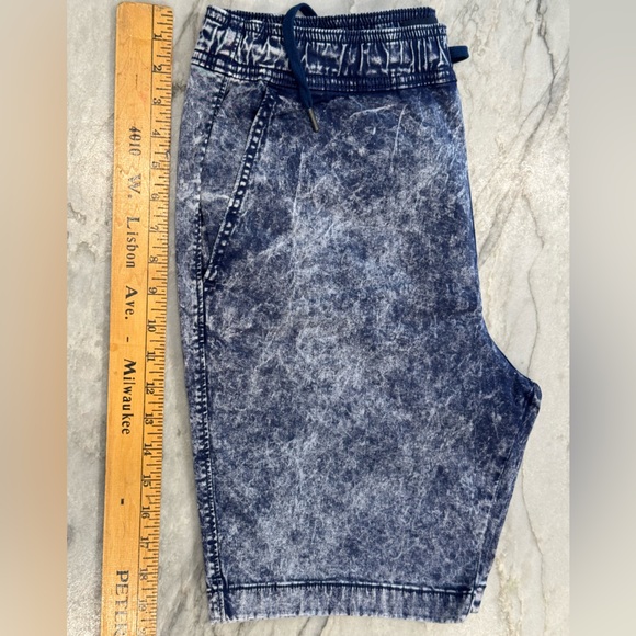 Hollister Indigo Blue Acid Wash Pull-on Flat Front Shorts - Picture 3 of 9